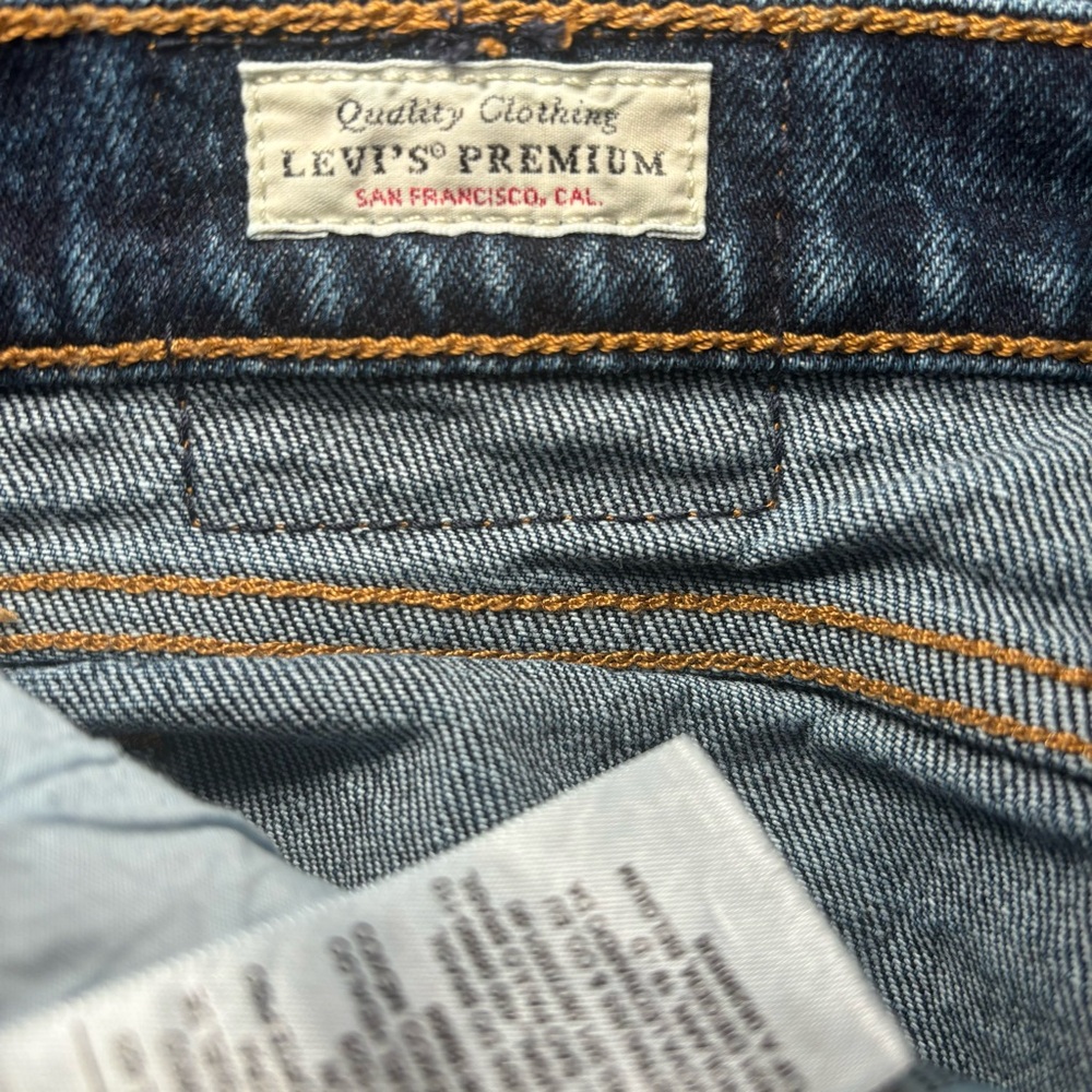 Levi’s Premium Denim Dark Wash Wedgie Jeans Size 30 - Picture 5 of 6